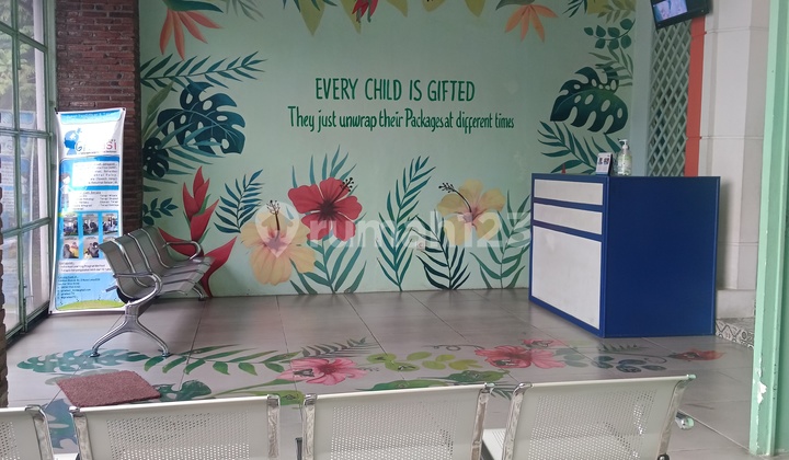 Rumah 2 Lantai Pinggir Jalan BSD Nusaloka Sebelah Alfamart