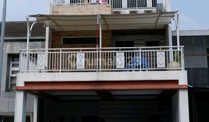 Dijual Rumah 3 Lantai Furnished di The Address,