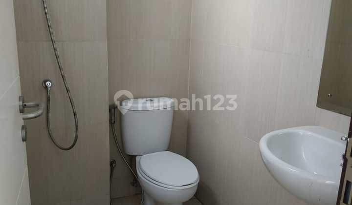 Dijual / Disewakan Ruko 2 Lantai di Newton Square Legenda Wisata Cibubur 2