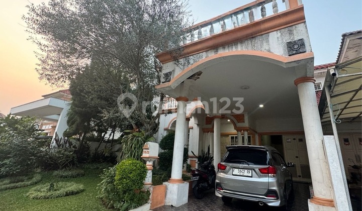 2-Story House in Kota Wisata Cibubur Near Nagrak Toll Gate 2-Story House in Kota Wisata Cibubur Near Nagrak Toll Gate