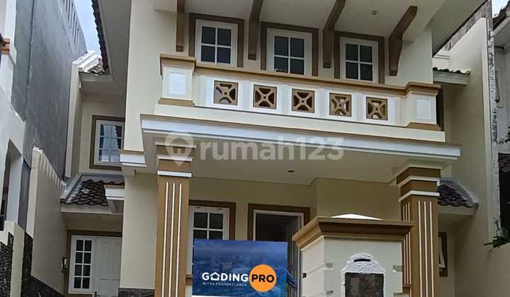 Dijual Rumah 2 LT Baru Renovasi Depan Taman di Legenda Wisata Cibubur 1