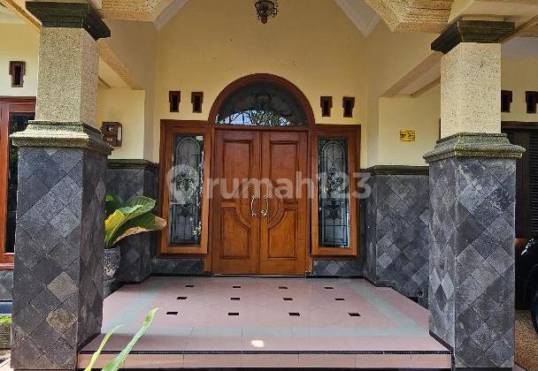 Dijual Rumah Tropis Asri & Mewah di Latsari Pusat Kota Tuban  1
