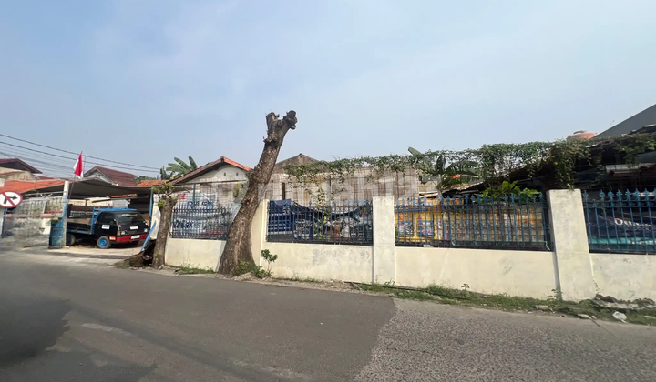 Commercial Space Hook 505 m on the Side of Jalan Harapan Jaya, North Bekasi