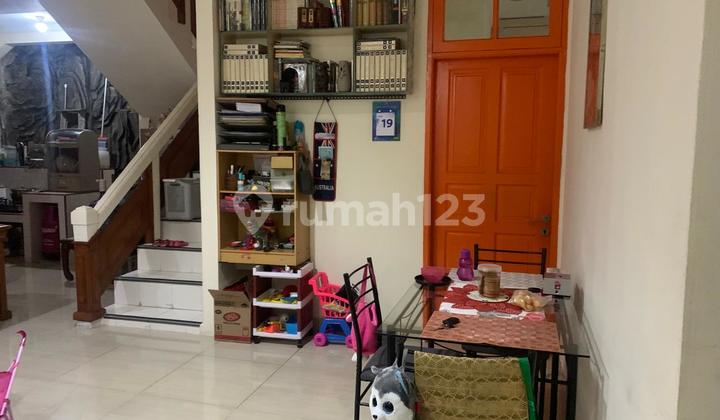 Dijual Rumah 2 Lantai di Harapan Indah Bekasi
