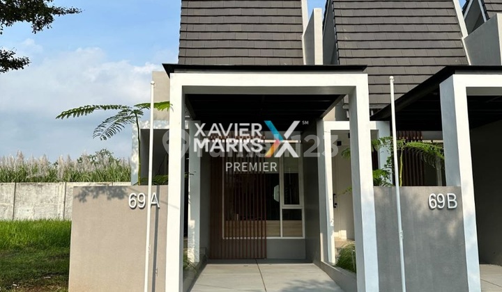 Prestigious Modern Concept House with Inner Courtyard Prestigious Modern Concept House with Inner Courtyard