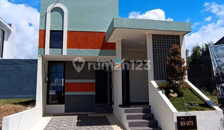 House with a Modern Concept Prioritizing Comfort House with a Modern Concept Prioritizing Comfort