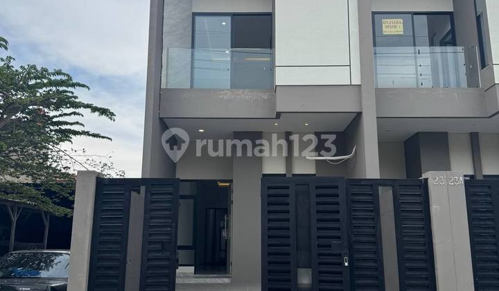 Investment and Comfortable Living in Tenggilis Mejoyo