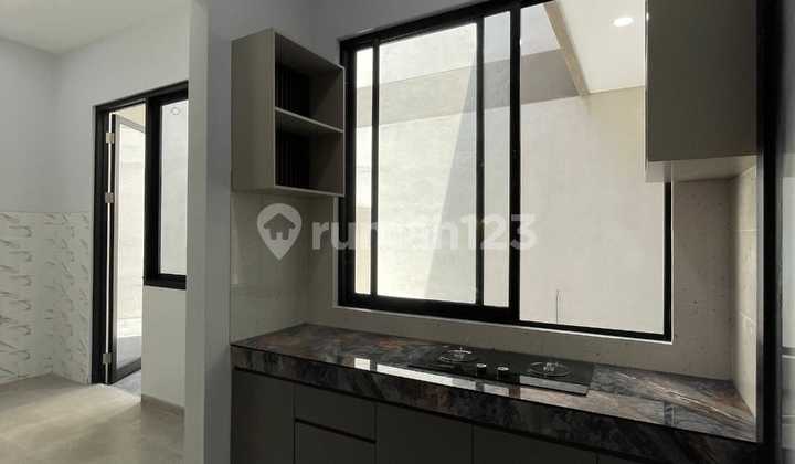 Rumah Baru 2 Lt Manyar Surabaya 2