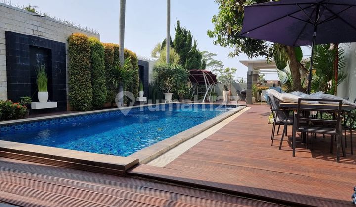 Luxurious 2-Story House With Swimming Pool In A Strategic Location 1