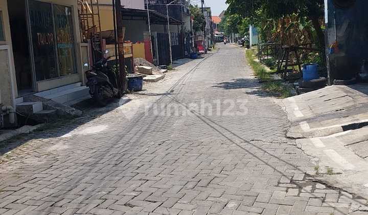 Strategic Supriyadi House in Semarang, Close to the City Center 2