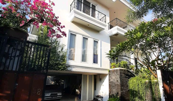 Rumah Mewah Dekat Kampus Binus Kemanggisn Jakbar
