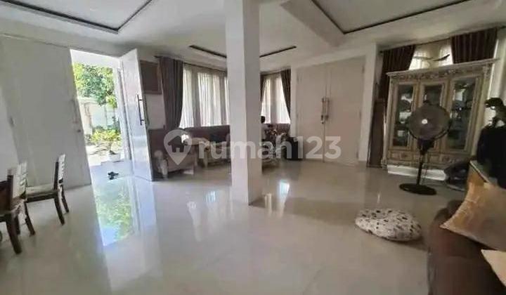 2.5-Story Corner House in Puri Beta 2 Housing Complex, Ciledug, Tangerang 2