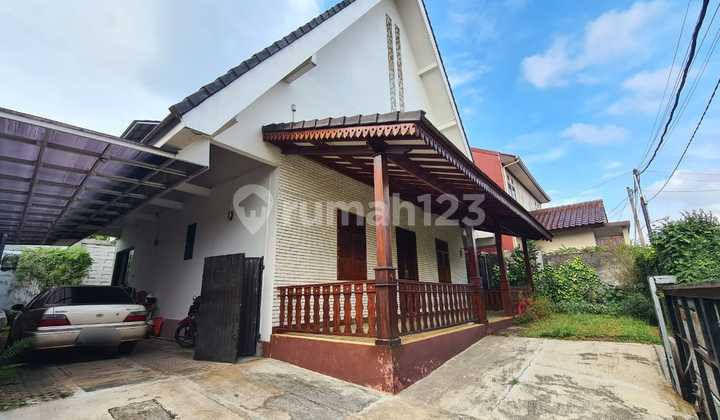 Rumah Etnik Modern dengan Kolam Renang di Kelapa Dua Depok 2