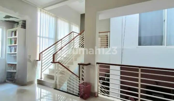 Rumah Hook di Kebayoran Village Bintaro Jaya Sektor 7 Tangsel