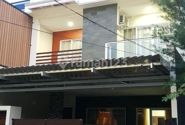 Rumah Mewah 3 Lantai di Taman Royal 1 Tangerang 2
