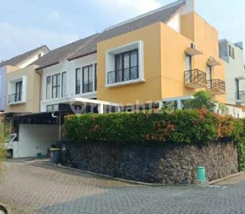 Rumah Strategis di Area Veteran Bintaro Jakarta Selatan