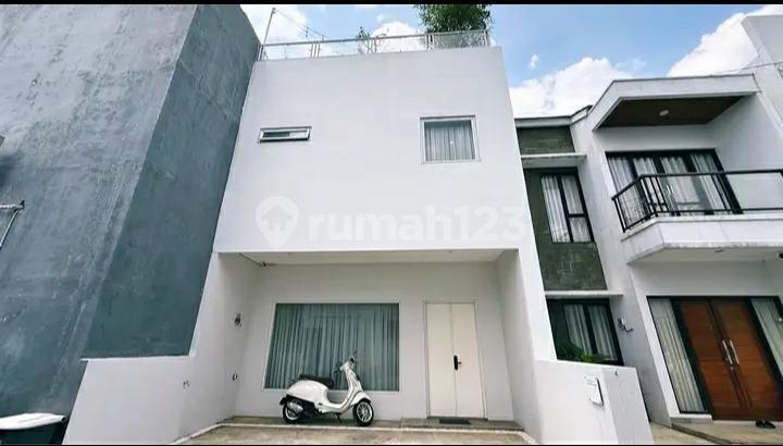 Rumah 3 Lt Furnished Di Dalam Cluster Cirendeu Tangerang Selatan