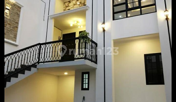 Rumah Minimalis Brandnew 3 Lantai di Meruyung Depok Rumah Minimalis Brandnew 3 Lantai di Meruyung Depok