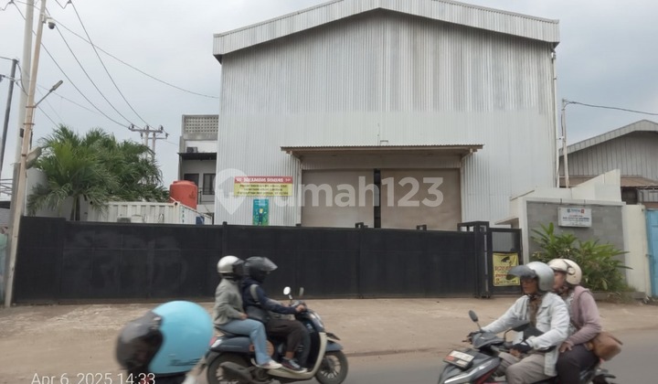 Workshop + Kantor 3 Lantai tersedia Crane 10 Ton di Bantar Gebang Bekasi