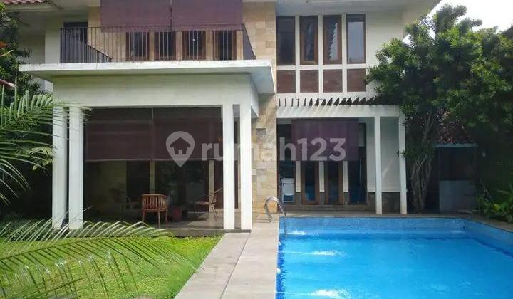 Rumah Mewah dengan Kolam Renang Pribadi di Cilandak Jaksel Rumah Mewah dengan Kolam Renang Pribadi di Cilandak Jaksel