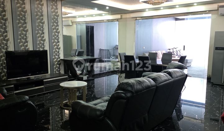 Rumah 2 Lantai Bagus  Full Renovasi Lebar 12  Cluster Allevare  Foresta BSD City Hadap Utara  LT 300 m² (12x25)  LB 400 m² KT 4+ 1 KM 4+1 Surat SHM Listrik 11.000 watt Ada Home Theater Harga 5,5 M Nego 2