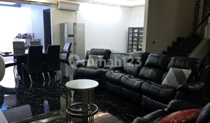 Rumah 2 Lantai Bagus Full Renovasi Lebar 12 Cluster Allevare Foresta BSD City Hadap Utara LT 300 m² (12x25) LB 400 m² KT 4+ 1 KM 4+1 Surat SHM Listrik 11.000 watt Ada Home Theater Harga 5,5 M Nego Rumah 2 Lantai Bagus Full Renovasi Lebar 12 Cluster Allevare Foresta BSD City Hadap Utara LT 300 m² (12x25) LB 400 m² KT 4+ 1 KM 4+1 Surat SHM Listrik 11.000 watt Ada Home Theater Harga 5,5 M Nego