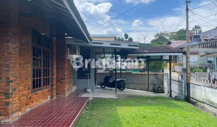 Hunian Nyaman dengan Perkebunan Pribadi Hunian Nyaman dengan Perkebunan Pribadi