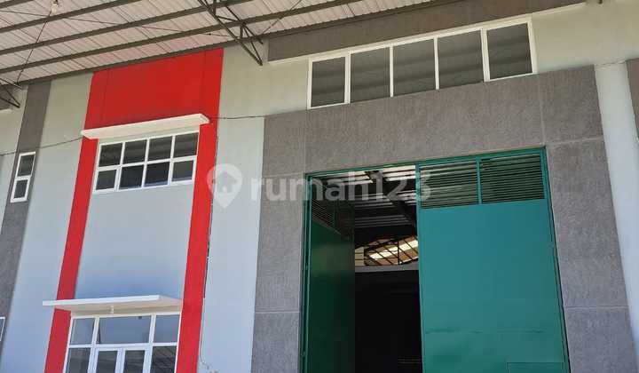 Gudang Baru Di Laksana Teluk Naga Banten