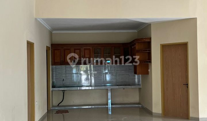 Disewakan Rumah di Taman Royal, Tangerang  2