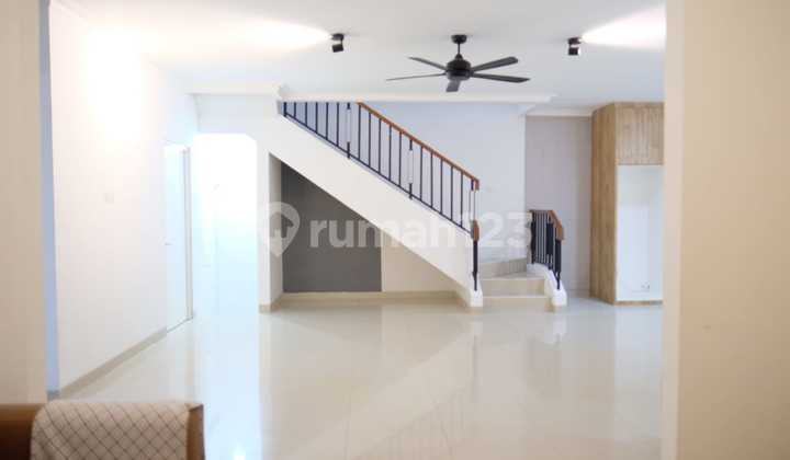 Dijual Rumah Mewah, Depan Taman – Siap Huni & View Taman 