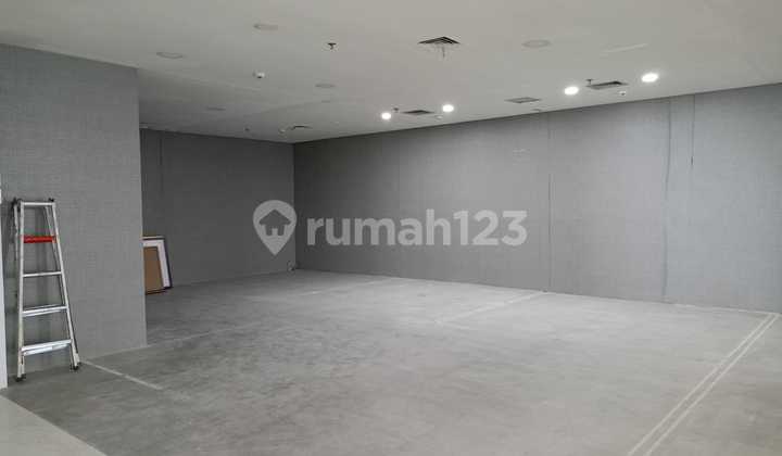 DISEWAKAN SPACE FOR OFFICE  Plaza Treasury  SCBD Jakarta Selatan