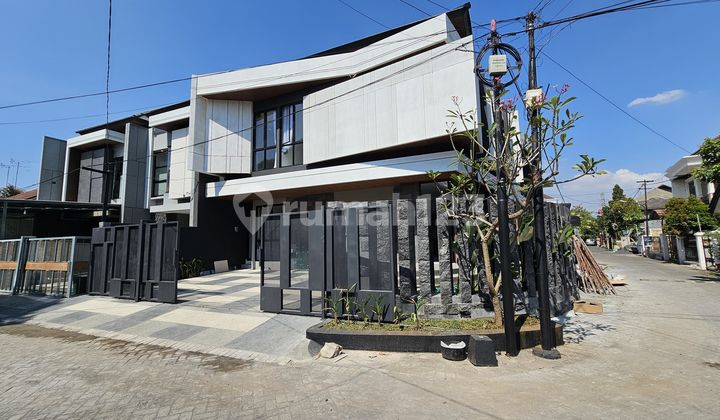 Rumah Mewah Hook Manyar SHM Rumah Mewah Hook Manyar SHM