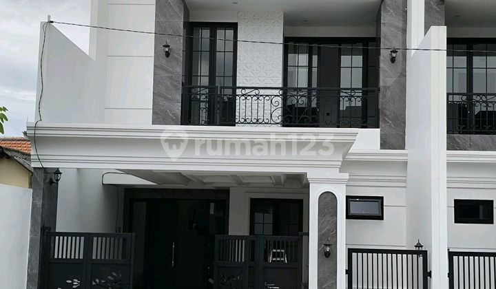 Rumah Baru Araya American Classic Mewah