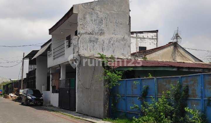 Rumah Luas Tropodo Sidoarjo SHM