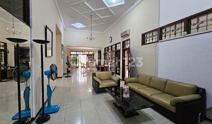 Rumah Di Pusat Kota Surabaya SHM 2