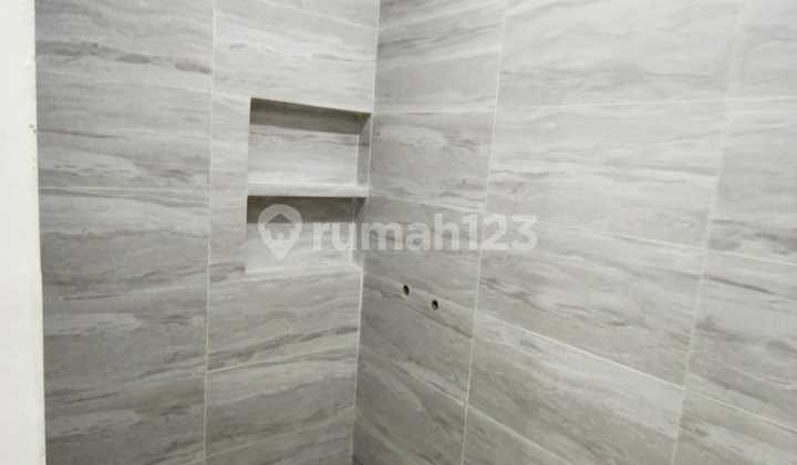 Dijual Rumah 3 Lantai Rapi Siap Huni Di Taman Palem 2