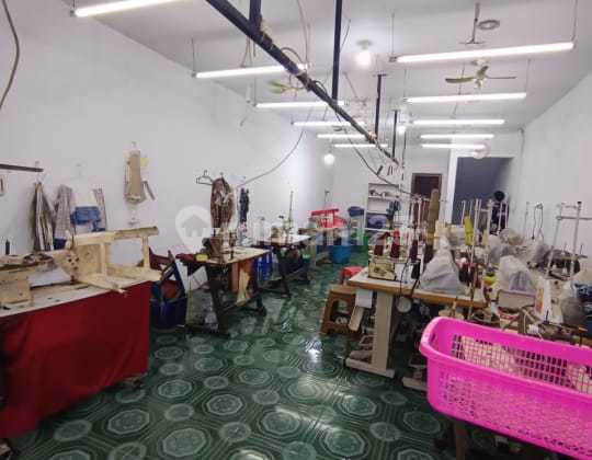 For Sale, Neat and Ready-to-Use Shop House in Telukgong 2