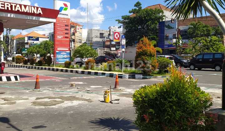 Raya Kuta Badung Bali Gas Station