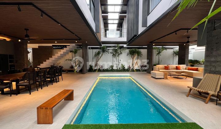 Brand New Villa Modern Tropical Berawa Canggu Badung