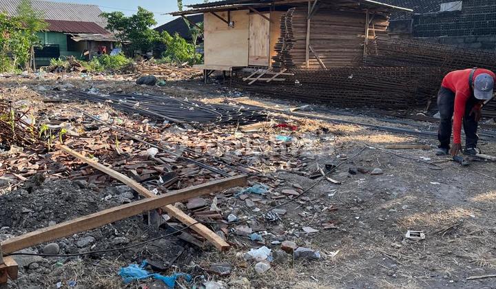 Land on Adi Island, West Denpasar, Bali. Land on Adi Island, West Denpasar, Bali.