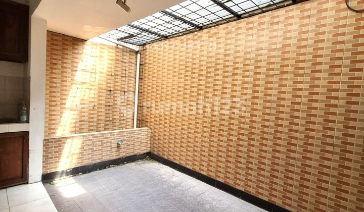 Semi-Furnished House near Fresh Market Bintaro 7709 2