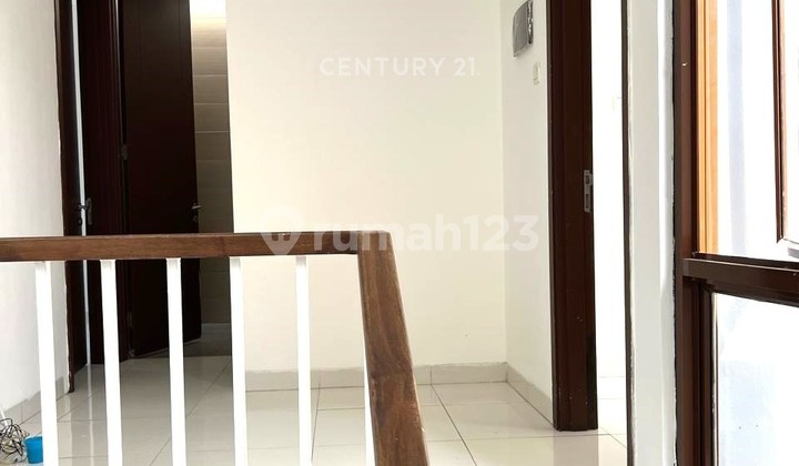 Modern Minimalist House Discovery Bintaro 10128 2