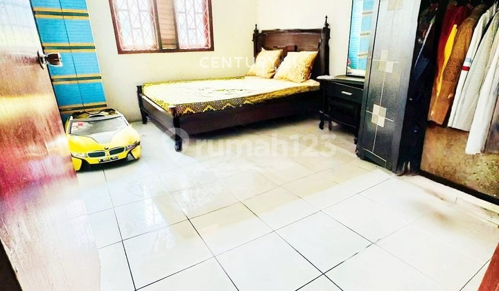 Rumah Hook Lokasi Strategis Di Meruya 9470  2