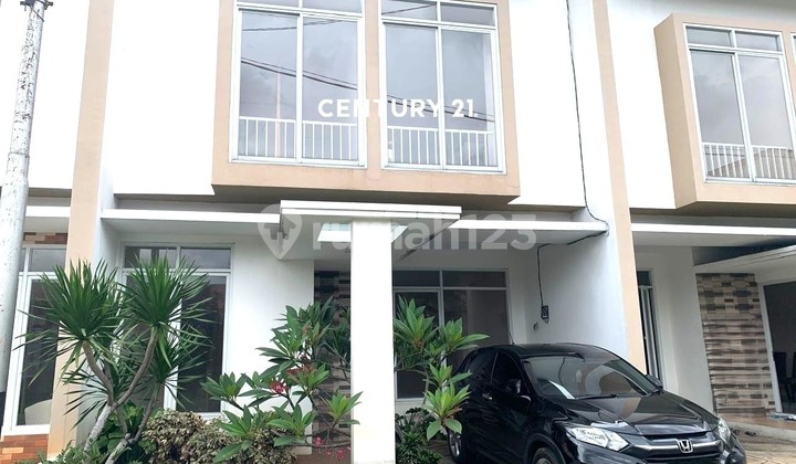 Rumah di Sewakan 3 Lantai Full Furnished 9984