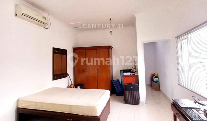 Ready-to-Occupy House in Bintaro Sector 5 8621