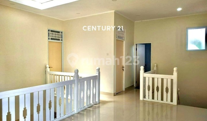 House for rent can be used for Office Business in Kasuari Bintaro 8315 2