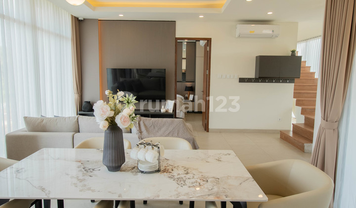 First Luxury Villa Connected to a Golf Course First Luxury Villa Connected to a Golf Course