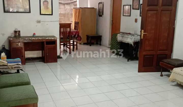 Dijual Rumah Pinggir Jalan (Hitung Tanah saja) - Cocok untuk Usaha di Jati Padang - Jakarta Selatan Dijual Rumah Pinggir Jalan (Hitung Tanah saja) - Cocok untuk Usaha di Jati Padang - Jakarta Selatan