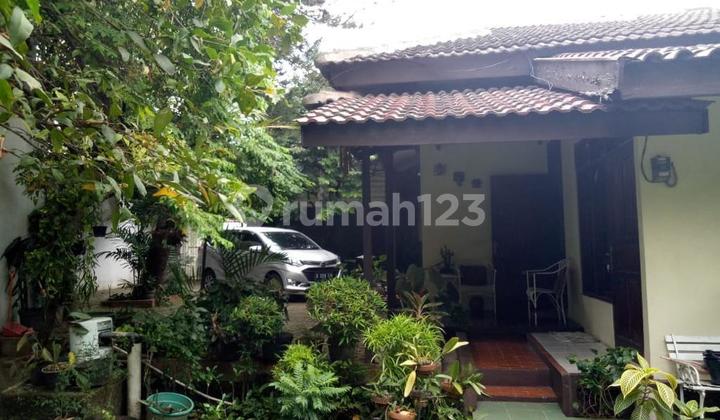 Tanah Bonus Rumah dengan Suasana Asri 3 Menit ke Tol Fatmawati di Cilandak - Jakarta Selatan