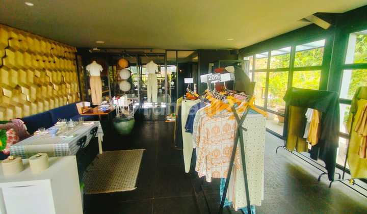 Disewakan Ruang Usaha Lokasi Strategis di Kemang - Jakarta Selatan Disewakan Ruang Usaha Lokasi Strategis di Kemang - Jakarta Selatan